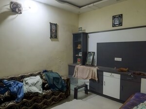 Room in  Independent House at Bhanpuri – for Sale