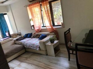  Pg For Rent in Khar East