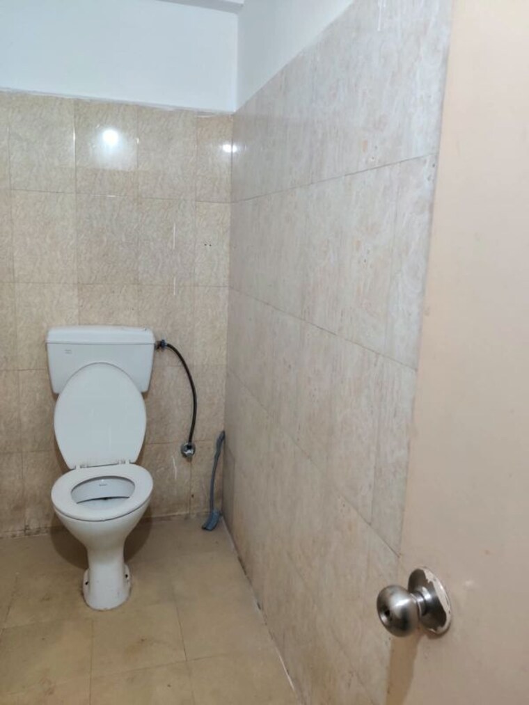 Bathroom, pragathi-royale-ii 1 Bedroom 630 Sq.Ft. Apartment In Electronic City Bangalore 10719849