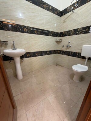 Bathroom in 6+ BHK Independent House at Ansal Golf Links 1 – for Sale