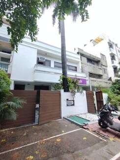 2 BHK +Builder Floor For Rent in Greater Kailash