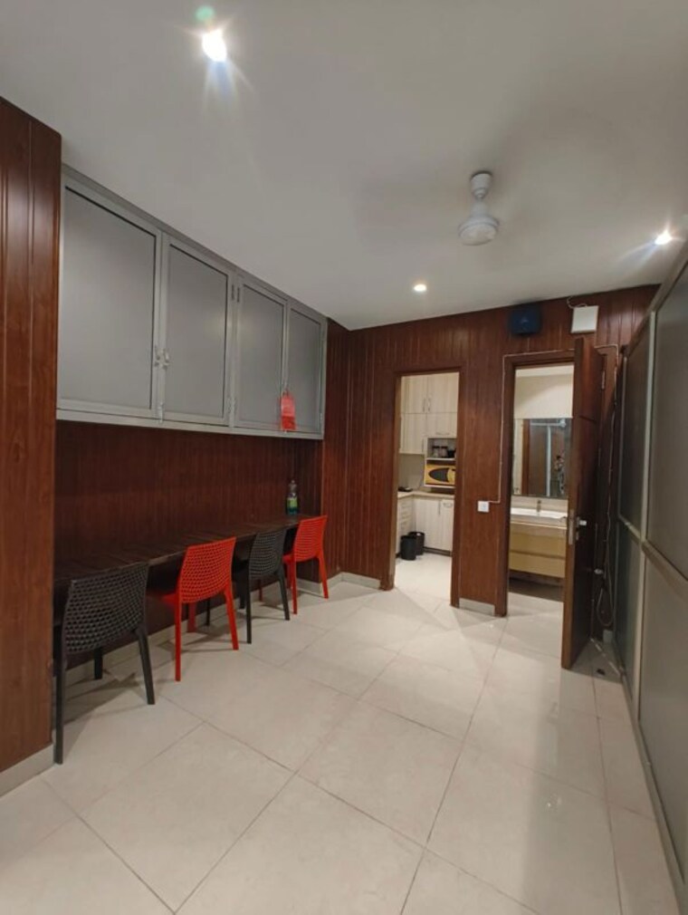Team Area, greater kailash Commercial Office Space 1800 Sq.Ft. In Greater Kailash Delhi 10719873