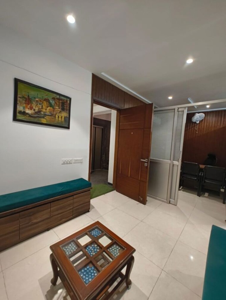Team Area, greater kailash Commercial Office Space 1800 Sq.Ft. In Greater Kailash Delhi 10719873