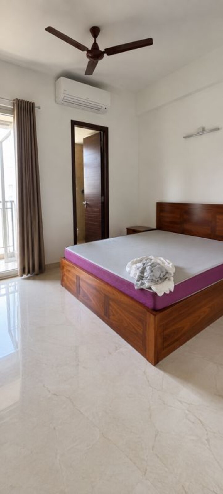 Bedroom, smart-world-orchard 3.5 Bedroom 1650 Sq.Ft. Apartment In Sector 61 Gurgaon 10719892