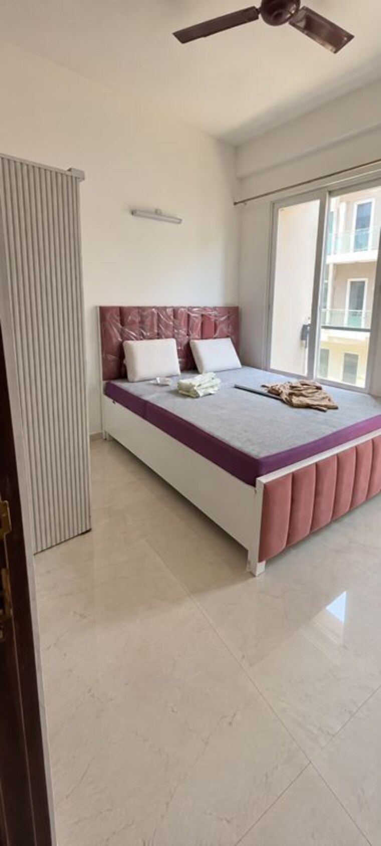 Bedroom, smart-world-orchard 3.5 Bedroom 1650 Sq.Ft. Apartment In Sector 61 Gurgaon 10719892
