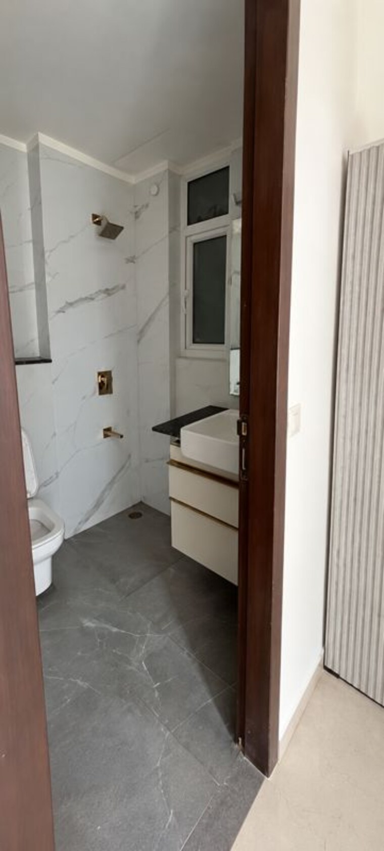 Attached Bathroom, smart-world-orchard 3.5 Bedroom 1650 Sq.Ft. Apartment In Sector 61 Gurgaon 10719892
