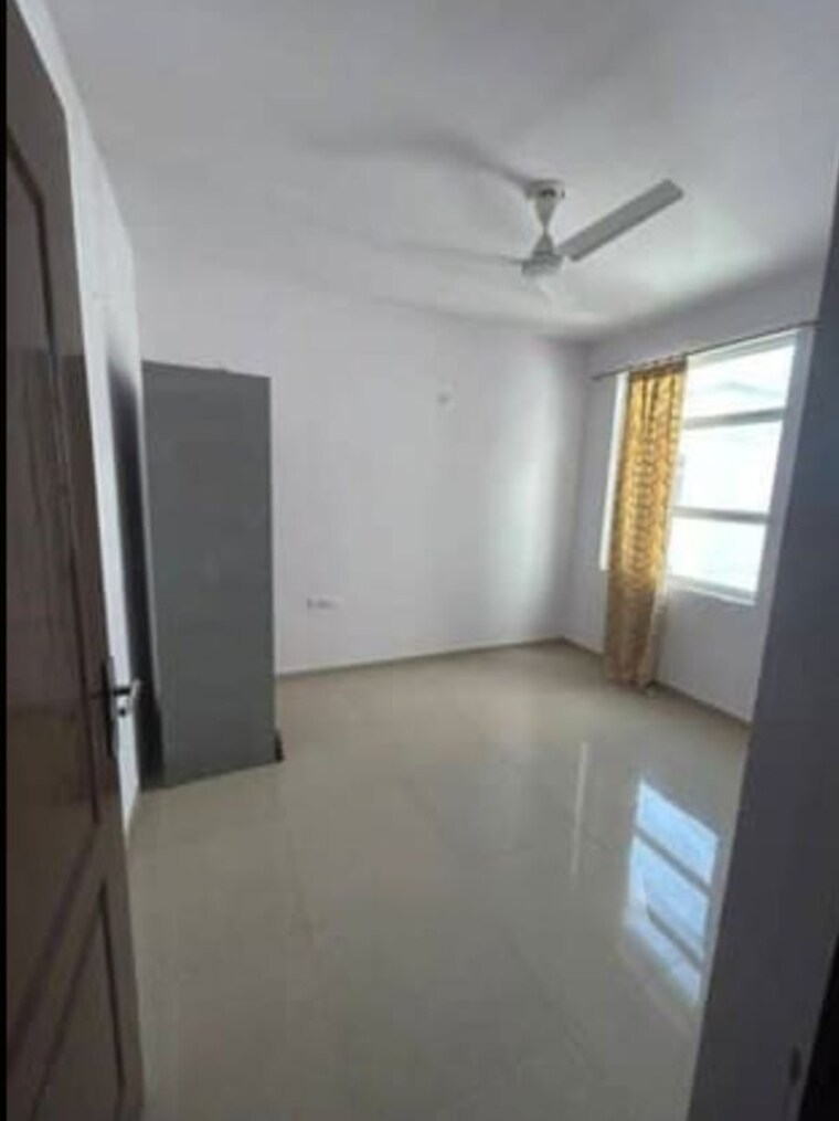 Room, jewel-apartment 3 Bedroom 1800 Sq.Ft. Apartment In Hazratganj Lucknow 10719937