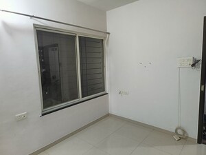 Room in 2 BHK Apartment at Kamalraj Datta Vihar, Moshi – for Rent