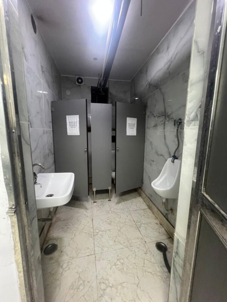 Bathroom, moti nagar Commercial Office Space 2500 Sq.Ft. In Moti Nagar Delhi 10719934