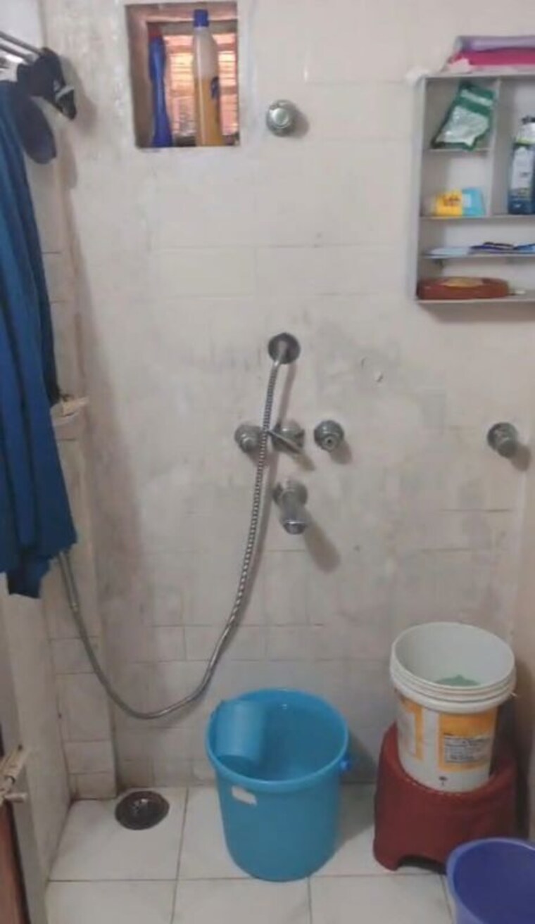Bathroom, rebello-enclave-midc 1 Bedroom 450 Sq.Ft. Apartment In Andheri East Mumbai 10719970