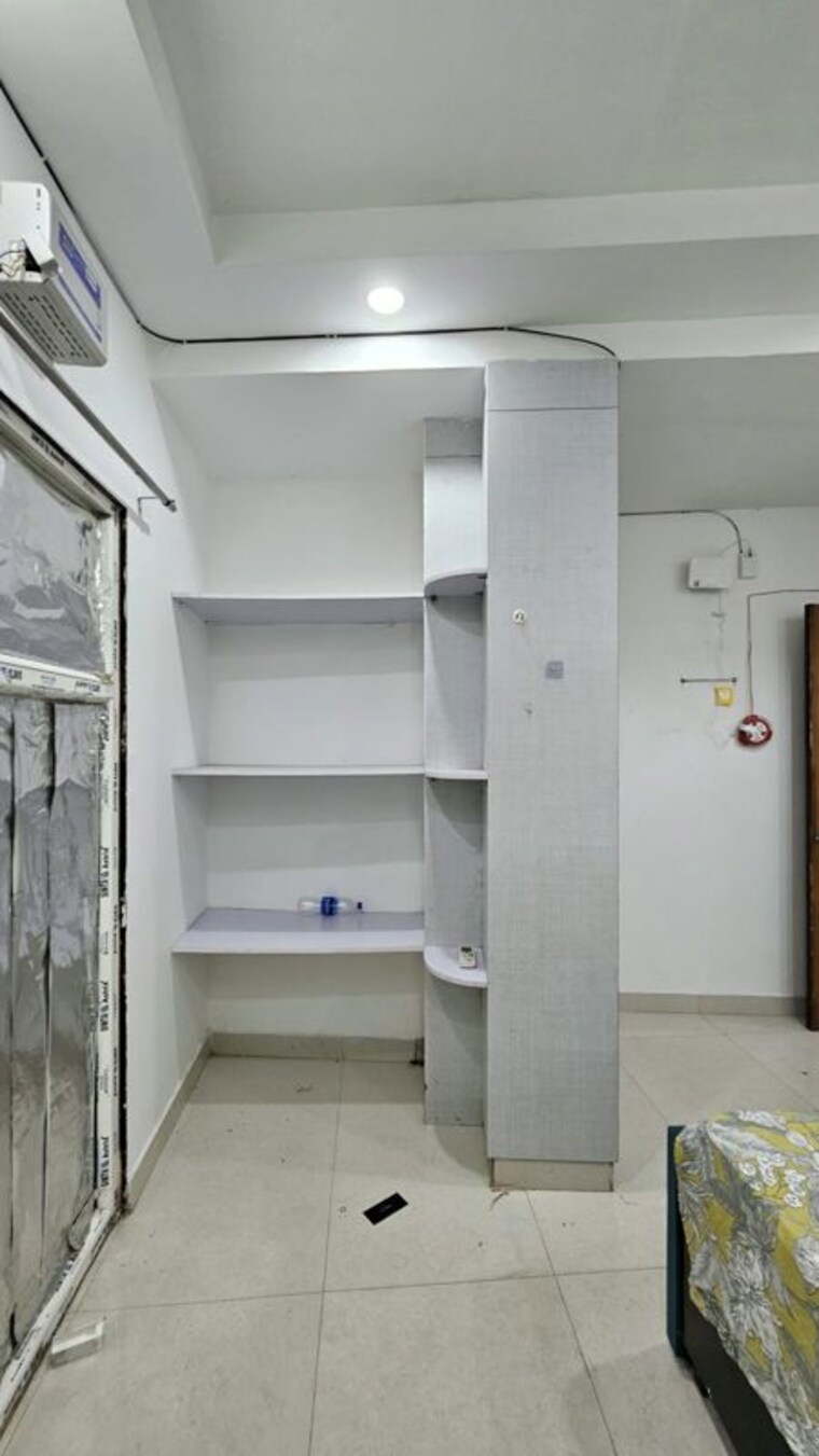 Room, saket 1 Bedroom 400 Sq.Ft. Apartment In Saket Delhi 10719977