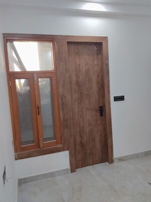 Room in 3 BHK Builder Floor at Girdharpur Sunarasi – for Sale