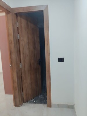 Furnished Amenities in 3 BHK Builder Floor at Girdharpur Sunarasi – for Sale