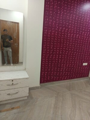 Room in 3 BHK Builder Floor at Rohini – for Rent