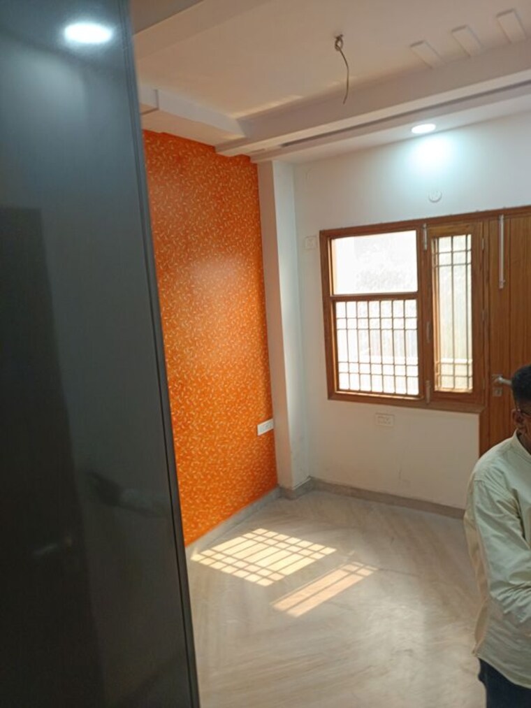 Room, rohini 3 Bedroom 700 Sq.Ft. Builder Floor In Rohini Delhi 10719985