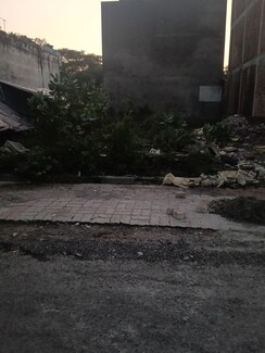 Plot For Sale in Jankipuram Extension