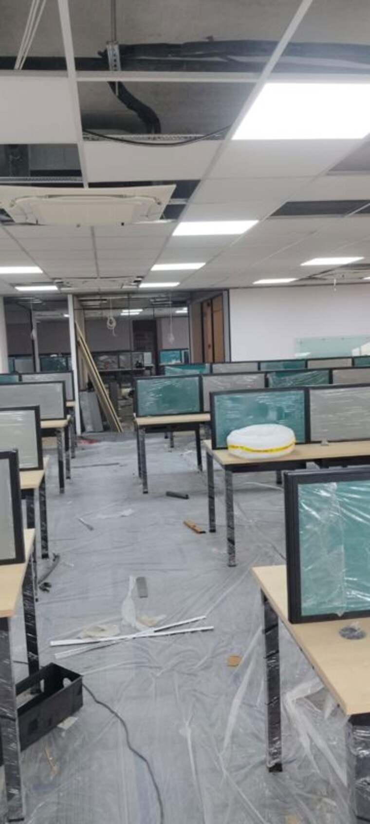 Gym, kirti nagar Commercial Office Space 5500 Sq.Ft. In Kirti Nagar Delhi 10719996