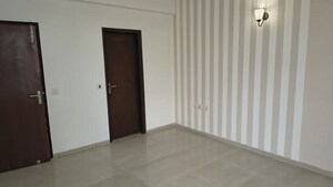 Room in 3 BHK Apartment at Omaxe Palm Greens, Mu Greater Noida – for Sale