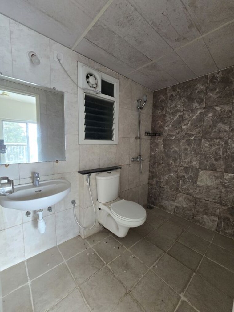Bathroom, mantri-webcity 2 Bedroom 1010 Sq.Ft. Apartment In Hennur Road Bangalore 10720010