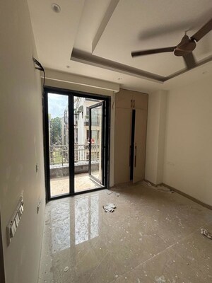 Room in 3 BHK Apartment at Saket – for Rent