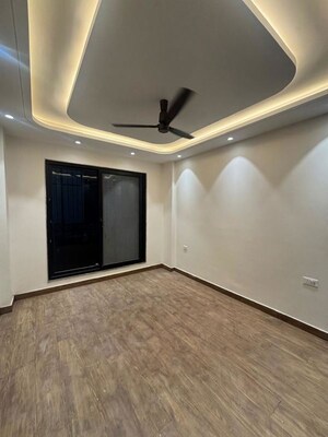Room in 3 BHK Apartment at Saket – for Rent