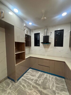 Team Area in 3 BHK Apartment at Saket – for Sale