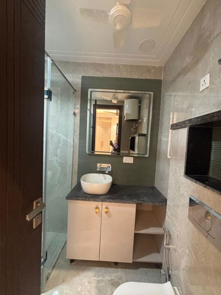 Bathroom, saket 3 Bedroom 200 Sq.Ft. Apartment In Saket Delhi 10720023
