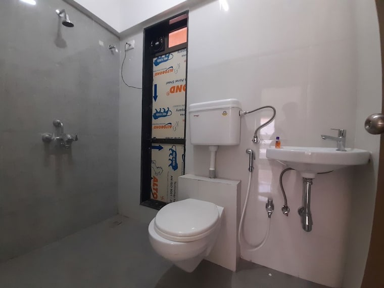 Bathroom, siddharth nagar 2.5 Bedroom 750 Sq.Ft. Apartment In Siddharth Nagar Mumbai 10720033