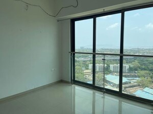 Room in 3 BHK Apartment at Peninsula Celestia Spaces, Parel – for Rent