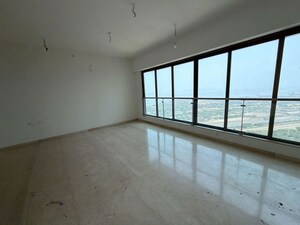 Room in 3 BHK Apartment at Peninsula Celestia Spaces, Parel – for Rent
