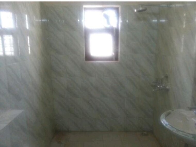 Room, rwa-apartments-sector-71 3 Bedroom 450 Sq.Mt. Independent House In Sector 71 Noida 10720126