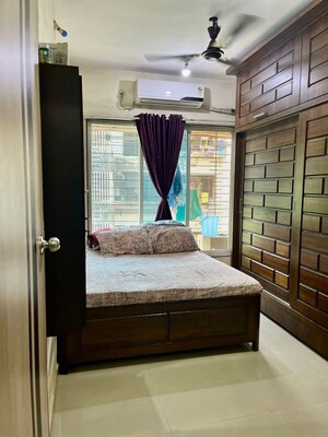 Bedroom in 1 BHK Apartment at Borivali West – for Rent