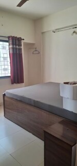 1 BHK 560 Acre Apartment in Kumar Paradise Pune