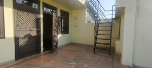 Room in 2 BHK Builder Floor at Sector 14 – for Rent