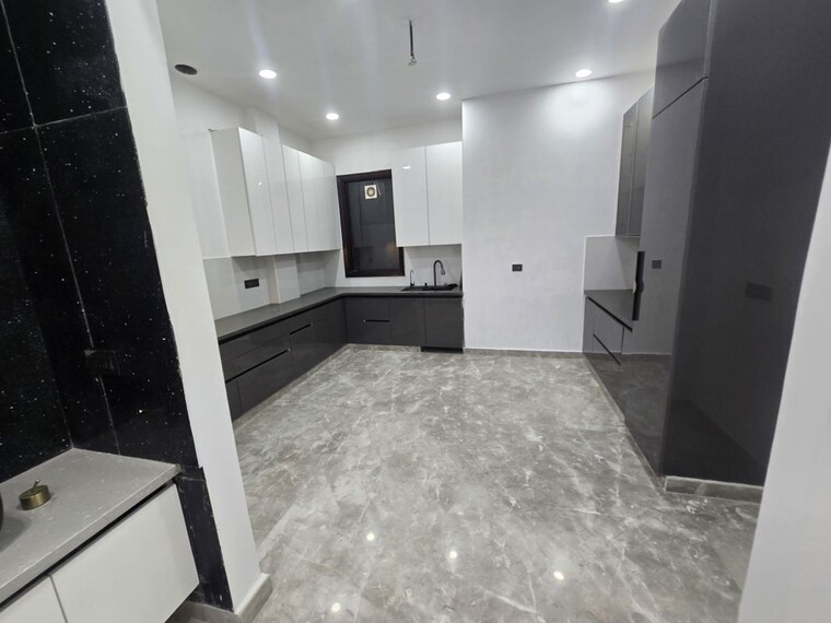 Kitchen, chanderlok 4 Bedroom 395 Sq.Yd. Builder Floor In Chanderlok Delhi 10714905