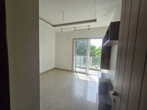 Room in 3 BHK Builder Floor at Pushpanjali Enclave – for Rent