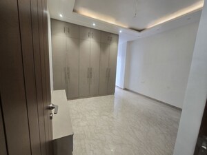 Room in 3 BHK Builder Floor at Pushpanjali Enclave – for Rent