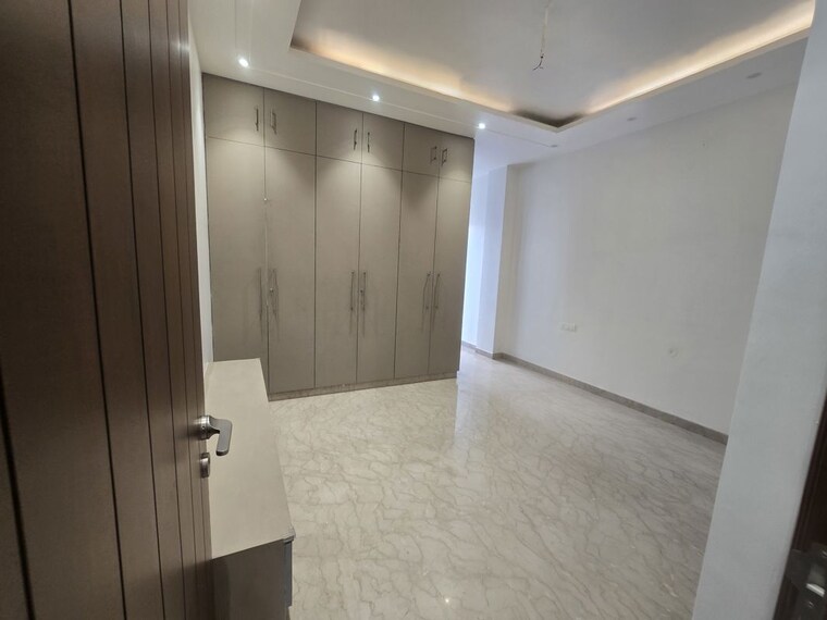 Room, pushpanjali enclave 3 Bedroom 175 Sq.Yd. Builder Floor In Pushpanjali Enclave Delhi 10720247