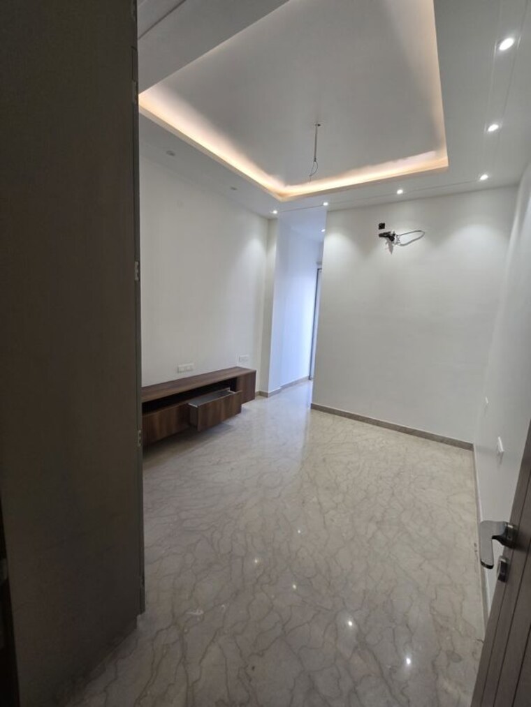 undefined, pushpanjali enclave 3 Bedroom 175 Sq.Yd. Builder Floor In Pushpanjali Enclave Delhi 10720247