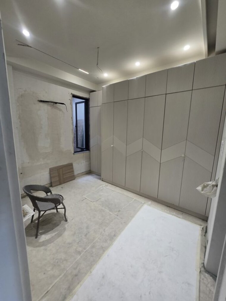 Bedroom, sainik vihar 4 Bedroom 300 Sq.Yd. Builder Floor In Sainik Vihar Delhi 10720251