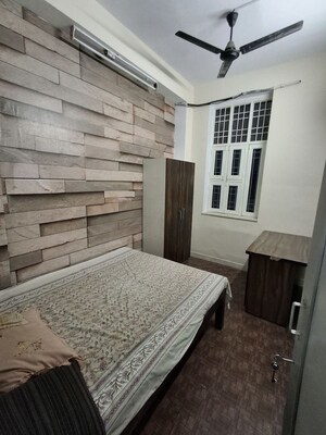 1 BHK Apartment For Rent in Raja Park