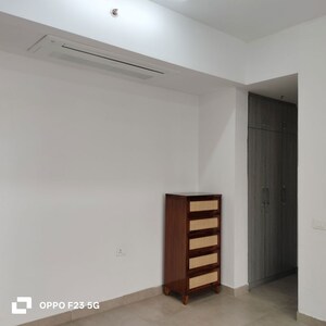Room in 2 BHK Apartment at SS The Leaf, Sector 85 – for Sale