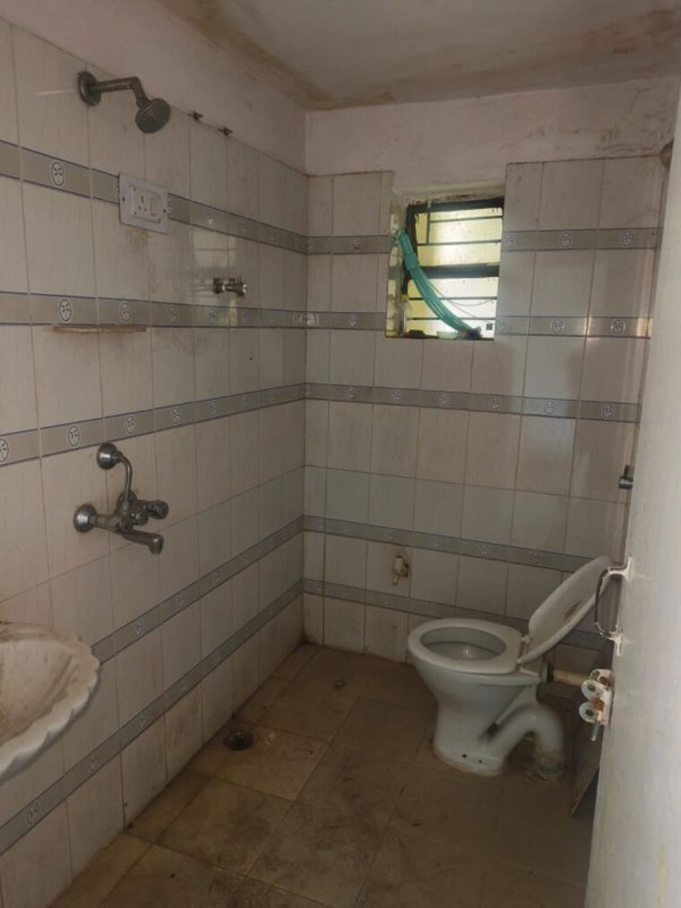 Bathroom, tupudana 2 Bedroom 1000 Sq.Ft. Apartment In Tupudana Ranchi 10720270