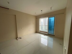 Room in 2 BHK Apartment at Sheth Avalon, Laxmi Nagar – for Rent