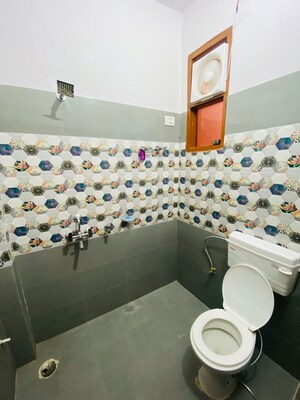 Team Area in  Pg at Vineet Khand – for Rent
