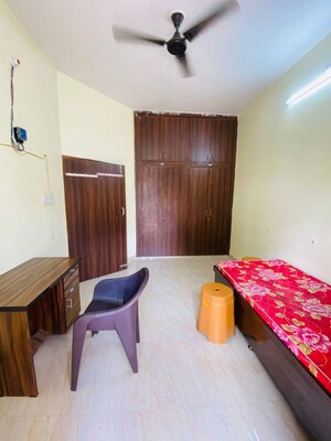  Pg For Rent in Vineet Khand