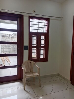 Room in 1 BHK Builder Floor at Sector 18 – for Rent