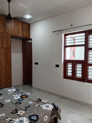 Room in 1 BHK Builder Floor at Sector 18 – for Rent