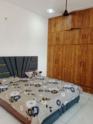 1 BHK Builder Floor For Rent in Sector 18