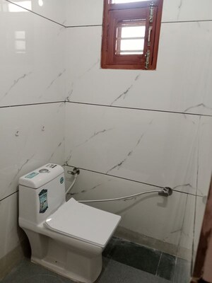 Bathroom in 1 BHK Builder Floor at Sector 18 – for Rent